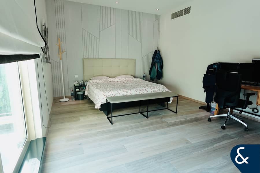 4-Bedroom | Large Garden | Open Living Room - Image 12