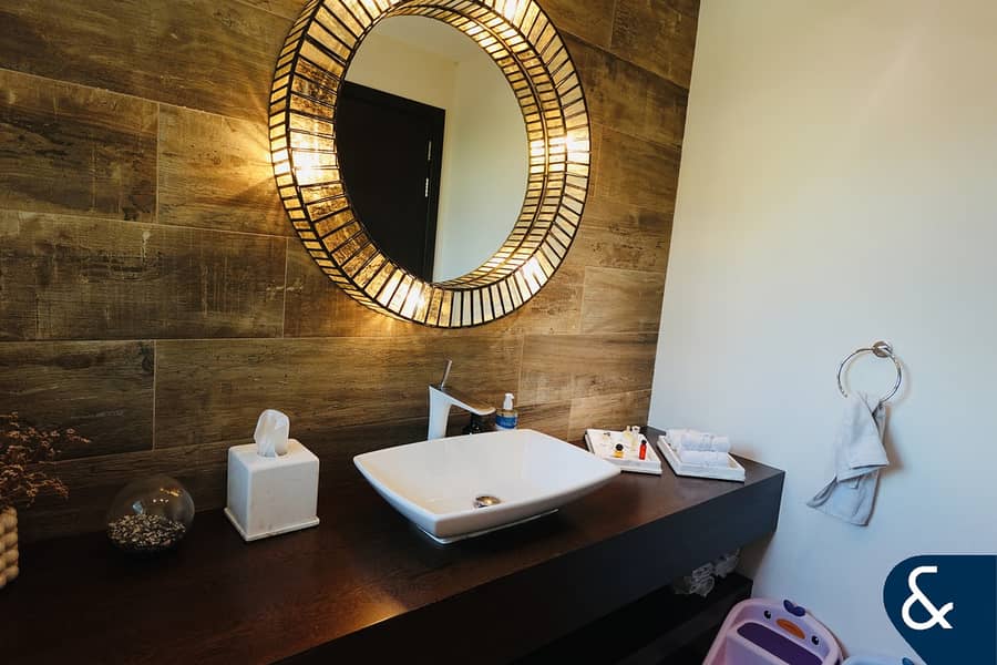 4-Bedroom | Large Garden | Open Living Room - Image 9