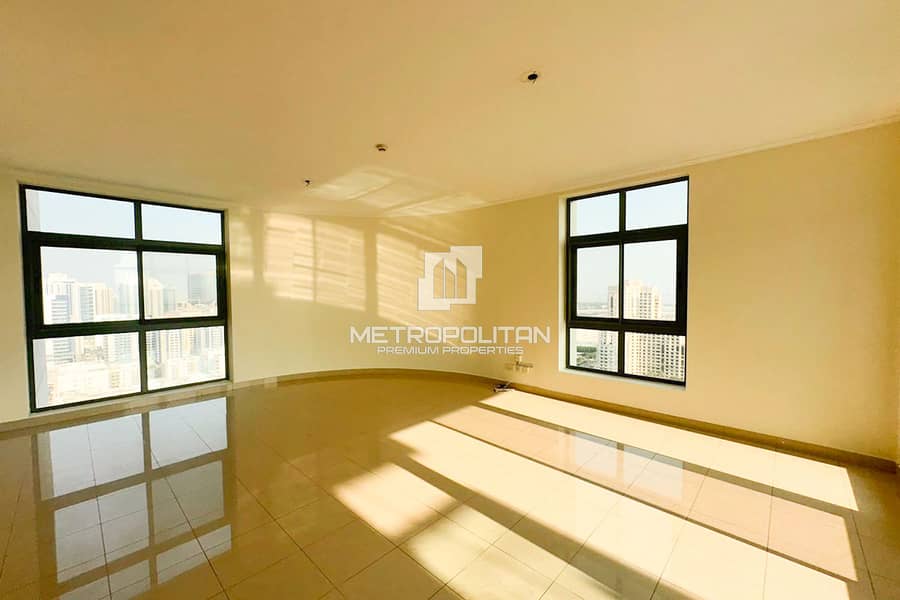 Spacious | High Floor | Golf Views | Vacant - Image 10