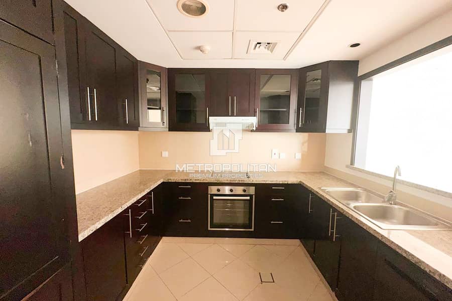 Spacious | High Floor | Golf Views | Vacant - Image 12