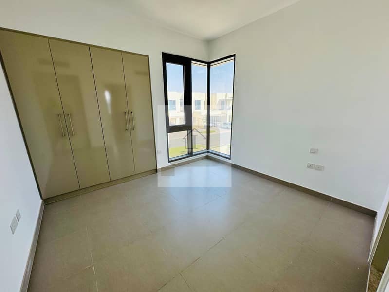 Single row | Park facing | Close to amenities - Image 10