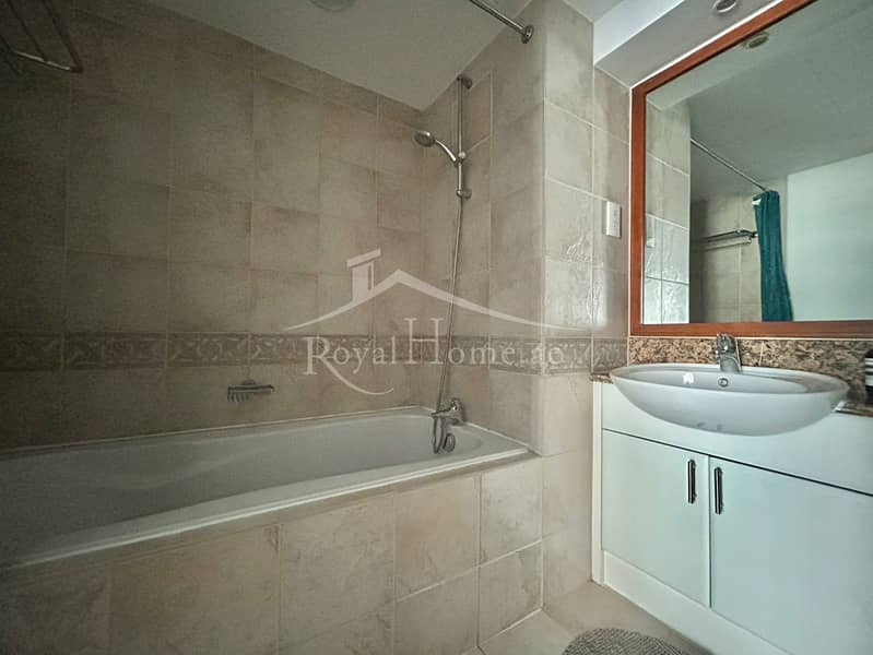 Prime location I 2 BR+ Study I Ready to move in - Image 11