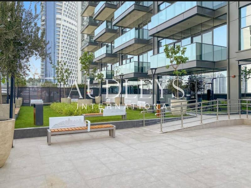 Fully Furnished I Luxurious I Burj Khalifa View - Image 12