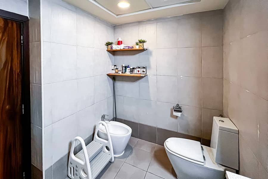 2 bed + Maids | Burj Khalifa view | Exclusive - Image 9