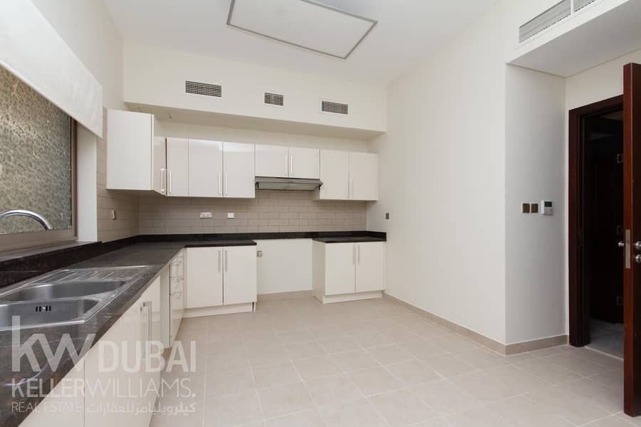 Community View | Premium | Maid Room | Unfurnished - Image 17