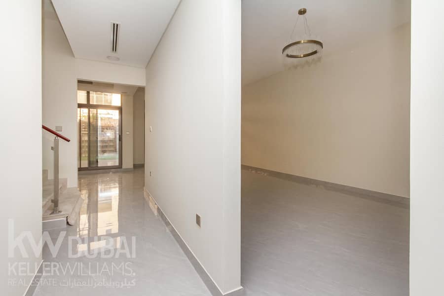 Community View | Premium | Maid Room | Unfurnished - Image 21