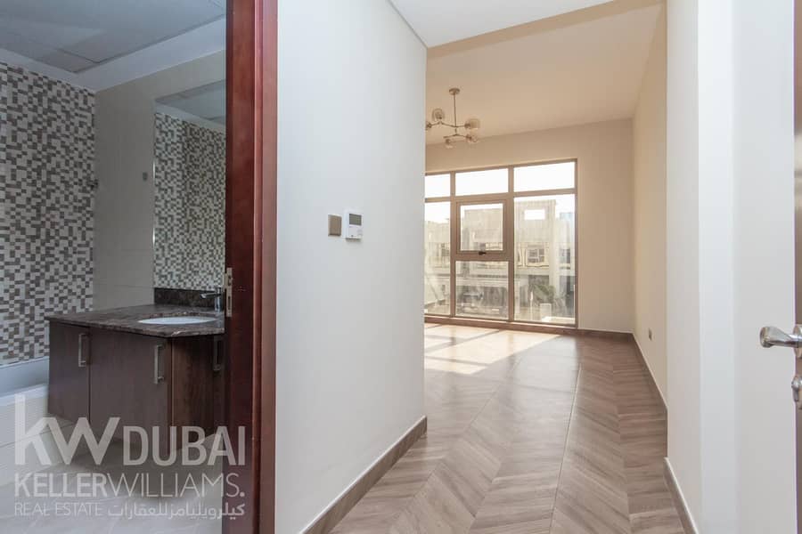 Community View | Premium | Maid Room | Unfurnished - Image 28