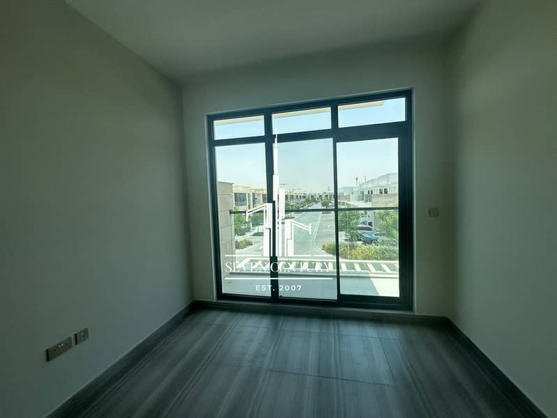 Ready to Move In | Full Park View - Image 6