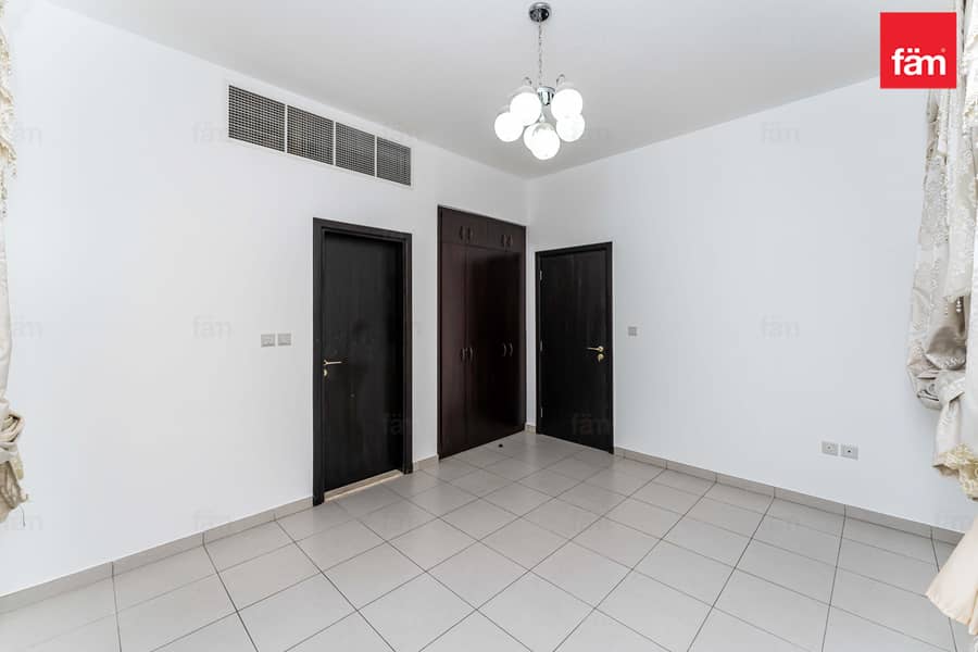 Corner | Well Maintained | Close To Park | Pool - Image 24