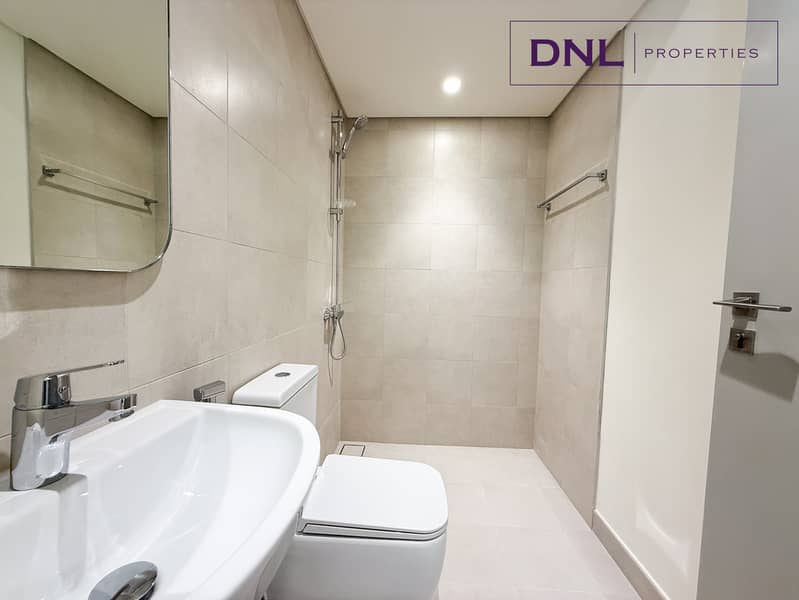 Ready To Move/ Motivated Seller / Brand New - Image 8