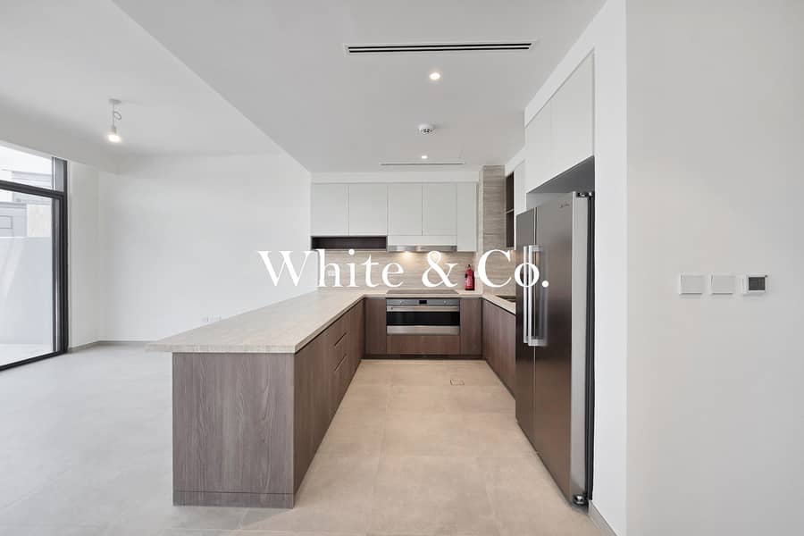 Family Room | Pool and Park | Corner Plot