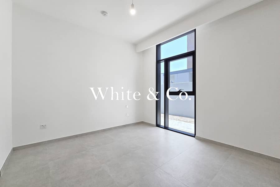 Family Room | Pool and Park | Corner Plot