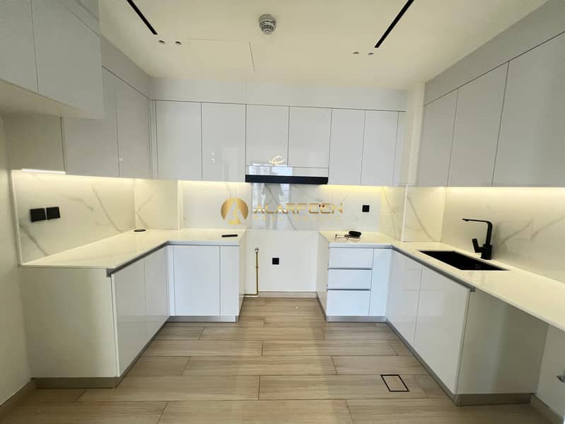 Unfurnished 3BR| Cozy living | Prime Location