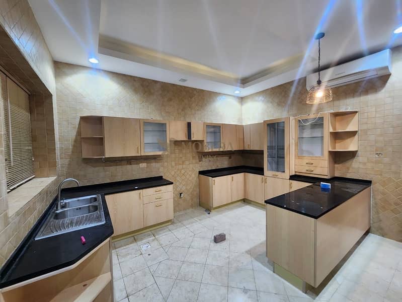 10 WhatsApp Image 2025-12-05 at 16.08. 20_647a6347. jpg
