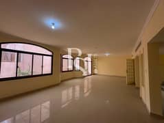 فیلا في الخالدية 6 غرف 230000 درهم - 13609800