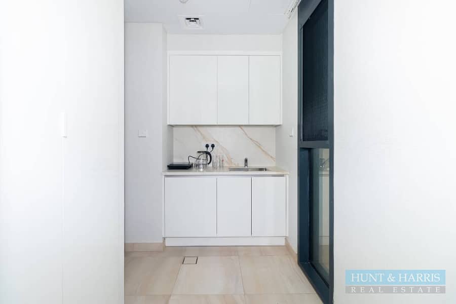 Three Bedroom Villa with Private Beach Access for Rent, Marjan Island - Image 18