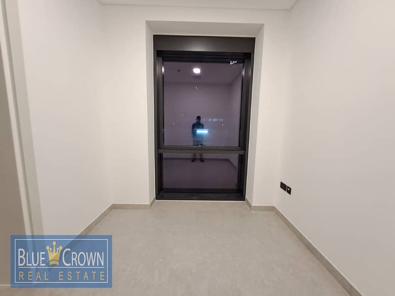 OPEN BRIGHT VIEW!!LAVISH STUDIO WITH STUDY ROOM - Image 11