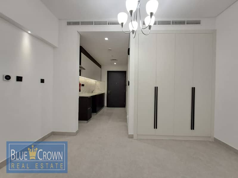 OPEN BRIGHT VIEW!!LAVISH STUDIO WITH STUDY ROOM - Image 13