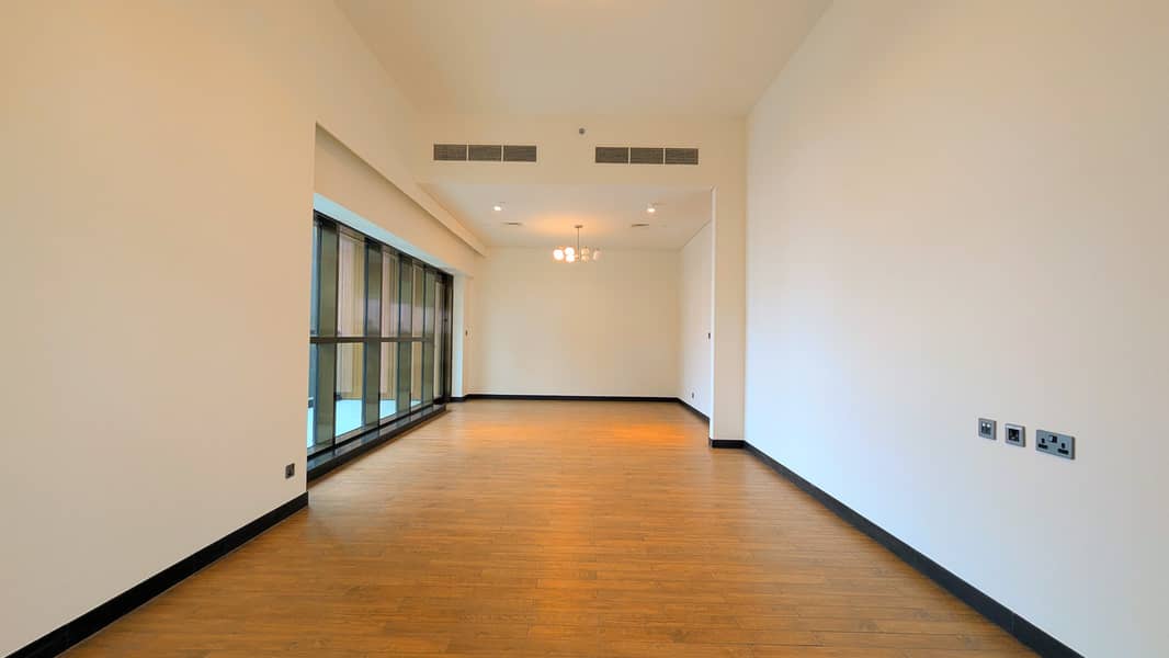 3 BHK + MAIDS |•| LUXURY BUILDING |•| MODERN FINISHING |•| HUGE SIZE LAYOUT |•| CLOSE TO METRO