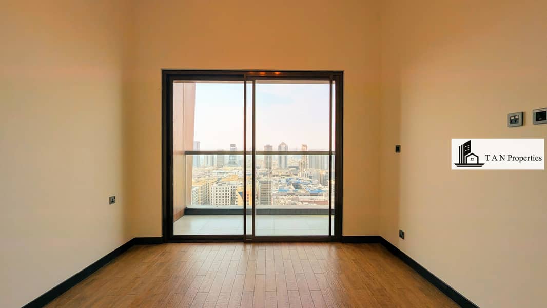 3 BHK + MAIDS |•| LUXURY BUILDING |•| MODERN FINISHING |•| HUGE SIZE LAYOUT |•| CLOSE TO METRO - Image 7