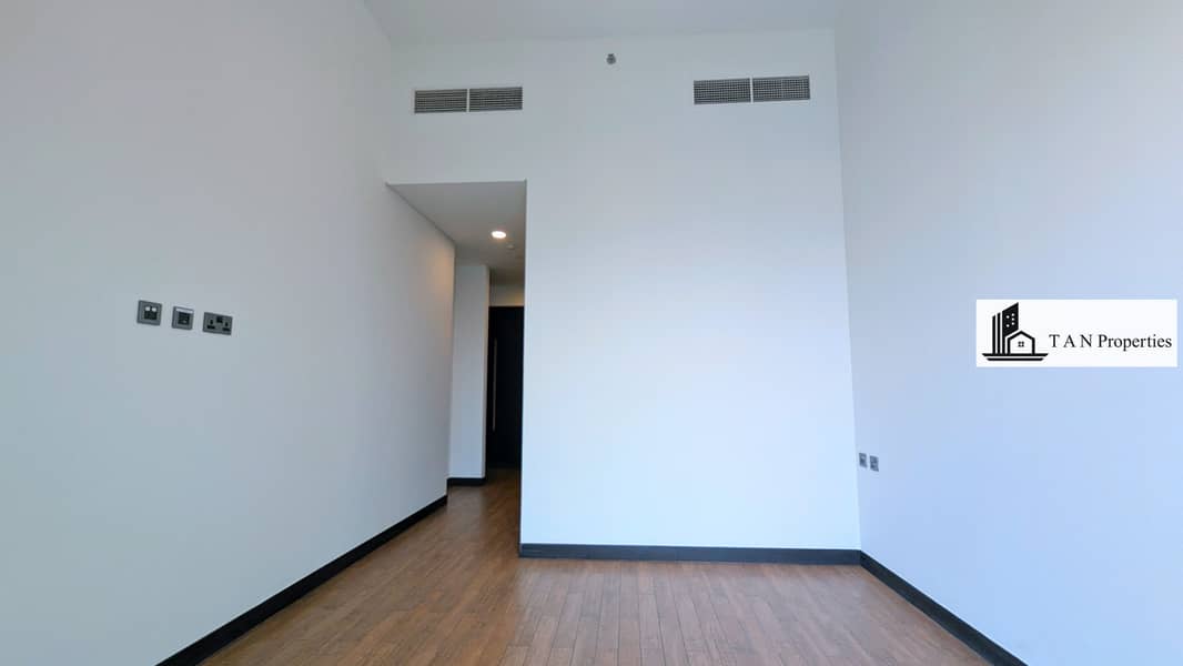 3 BHK + MAIDS |•| LUXURY BUILDING |•| MODERN FINISHING |•| HUGE SIZE LAYOUT |•| CLOSE TO METRO - Image 8