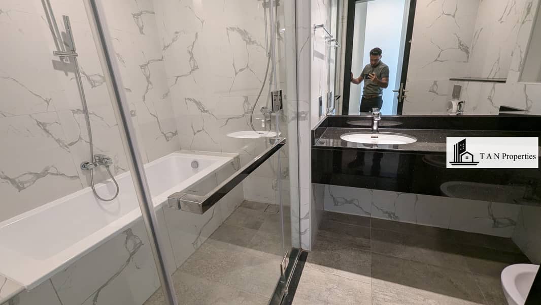 3 BHK + MAIDS |•| LUXURY BUILDING |•| MODERN FINISHING |•| HUGE SIZE LAYOUT |•| CLOSE TO METRO - Image 10