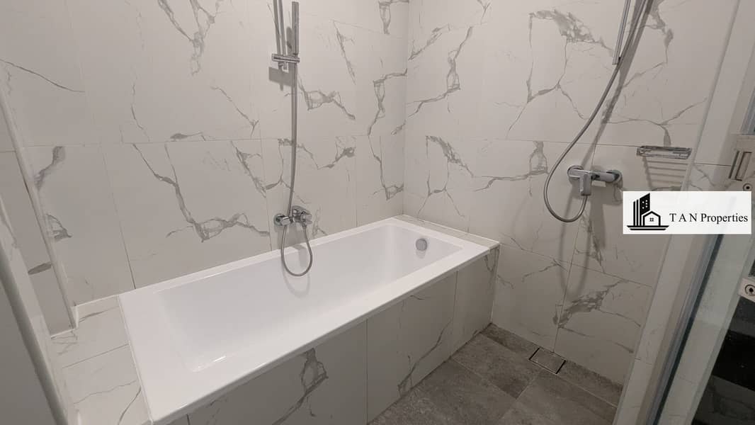 3 BHK + MAIDS |•| LUXURY BUILDING |•| MODERN FINISHING |•| HUGE SIZE LAYOUT |•| CLOSE TO METRO - Image 12