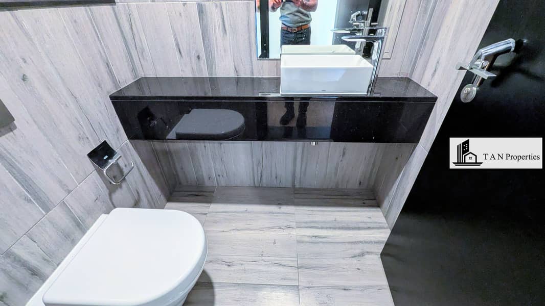 3 BHK + MAIDS |•| LUXURY BUILDING |•| MODERN FINISHING |•| HUGE SIZE LAYOUT |•| CLOSE TO METRO - Image 28