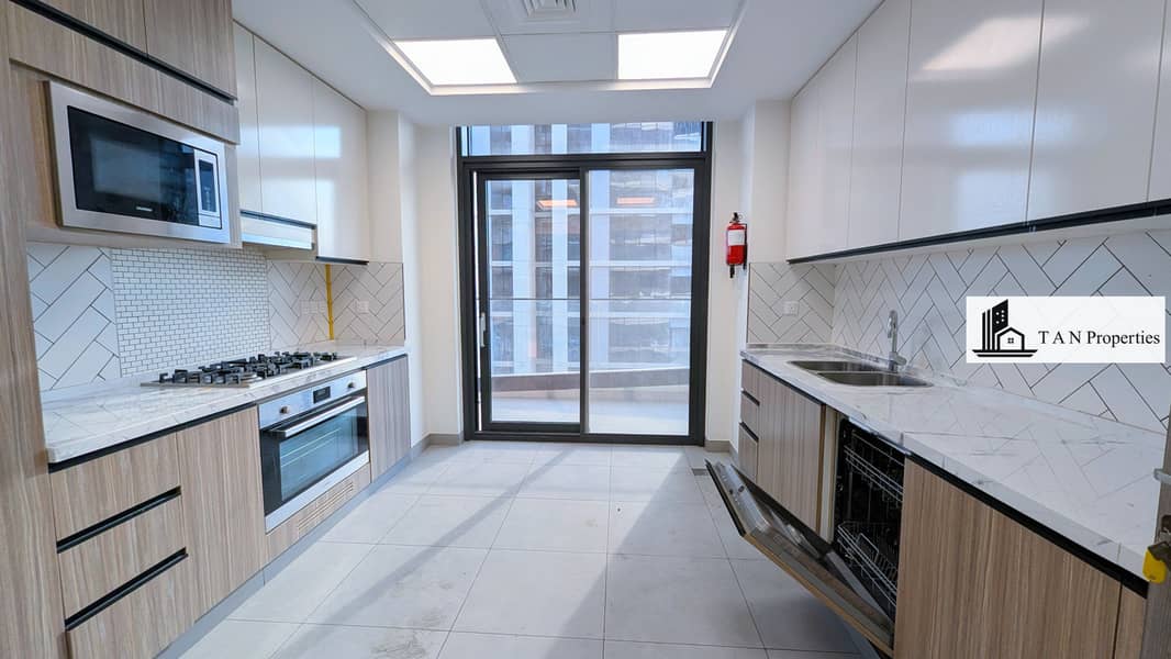 3 BHK + MAIDS |•| KITCHEN APPLIANCES |•| LUXURY BUILDING |•| MODERN FINISHING - Image 7