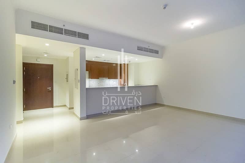 Brand New Cozy Unit in Below Market Price Brand New Cozy Unit in Below Market Price