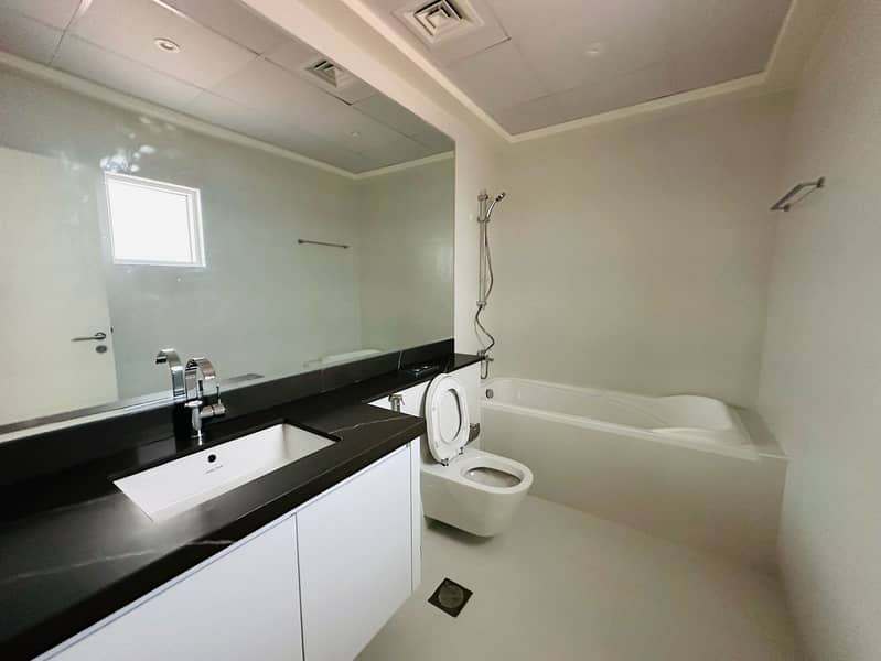 Premium quality |5 bedroom compound villa | shared pool and gym - Image 9