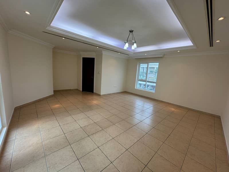 7 bedroom villa + Maid’s room |Spacious | In perfect condition - Image 14