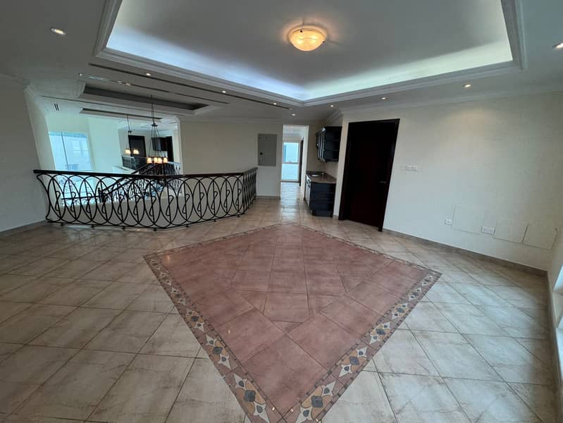 7 bedroom villa + Maid’s room |Spacious | In perfect condition - Image 20