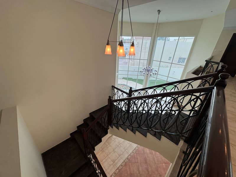 7 bedroom villa + Maid’s room |Spacious | In perfect condition - Image 21