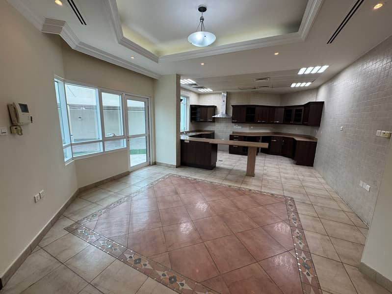 7 bedroom villa + Maid’s room |Spacious | In perfect condition - Image 23