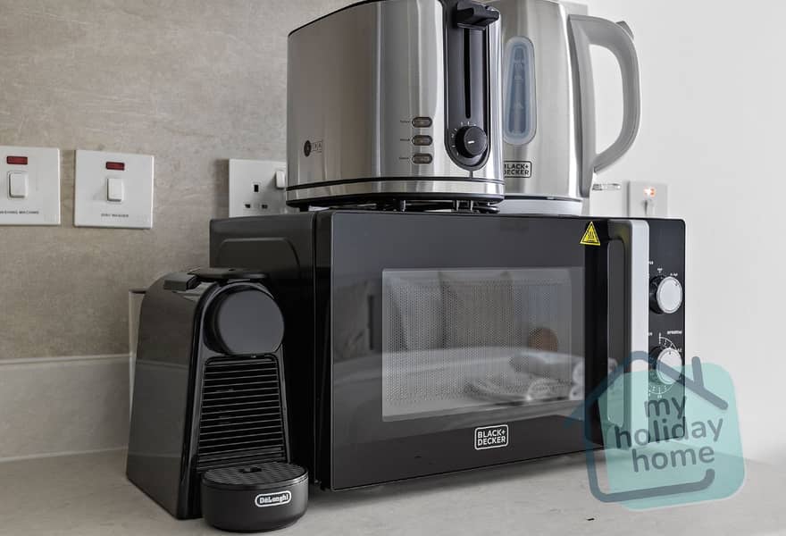 Cozy Studio | Fully Furnished | City View - Image 11