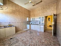 فیلا في الظيت 5 غرف 1850000 درهم - 13613752