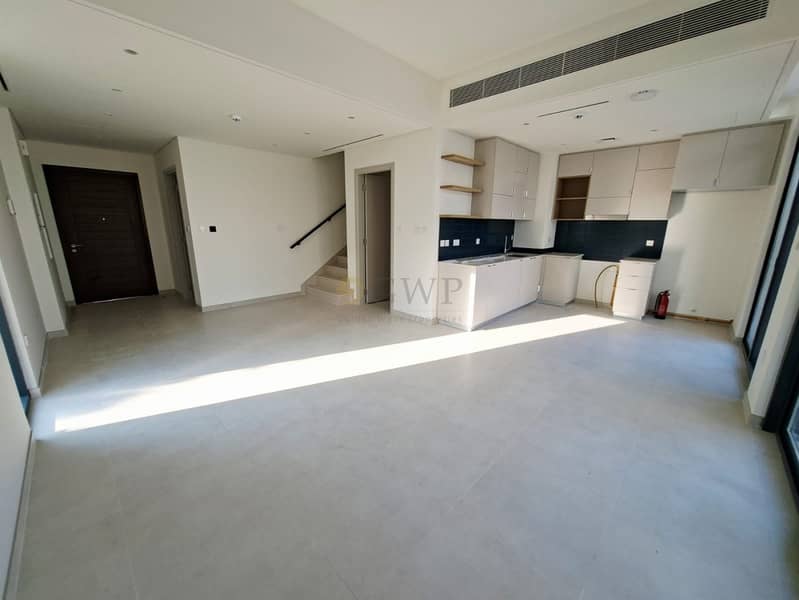 Brand New | Corner | On The Park| Single Row