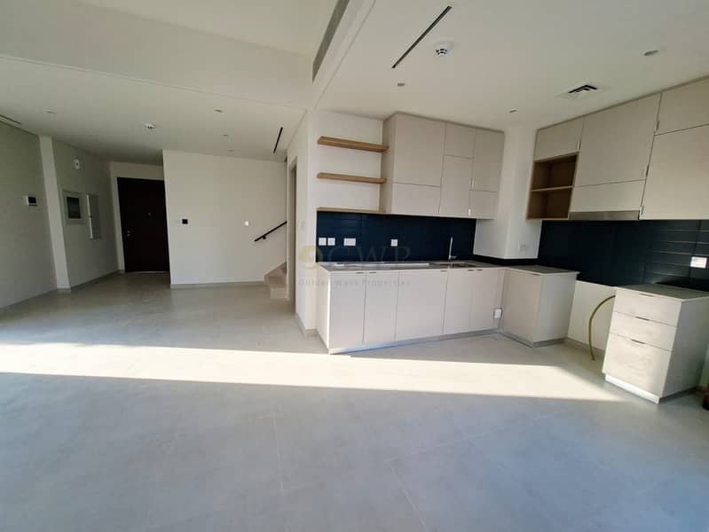 Brand New | Corner | On The Park| Single Row - Image 9