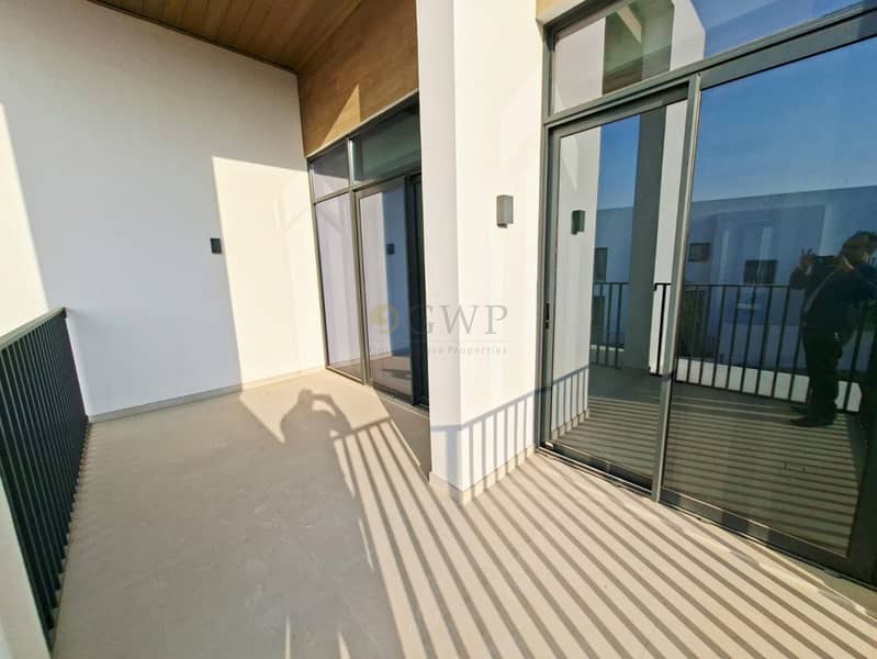 Brand New | Corner | On The Park| Single Row - Image 14