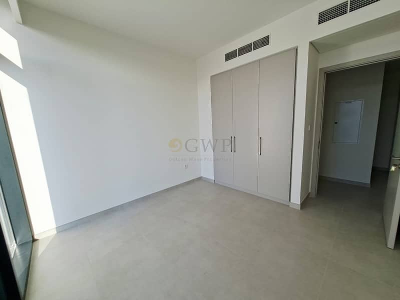 Brand New | Corner | On The Park| Single Row - Image 17