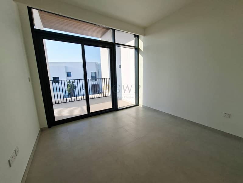 Brand New | Corner | On The Park| Single Row - Image 18