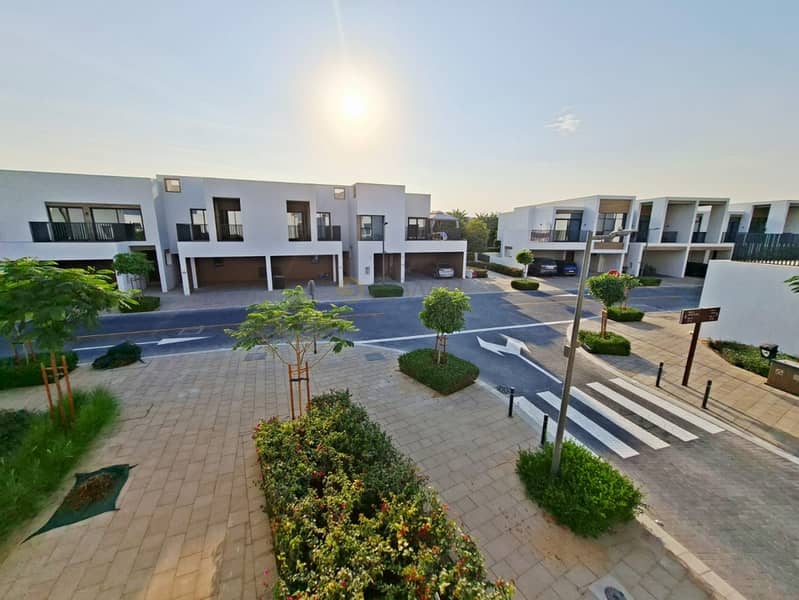 Brand New | Corner | On The Park| Single Row - Image 21