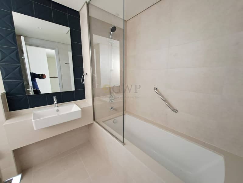 Brand New | Corner | On The Park| Single Row - Image 22