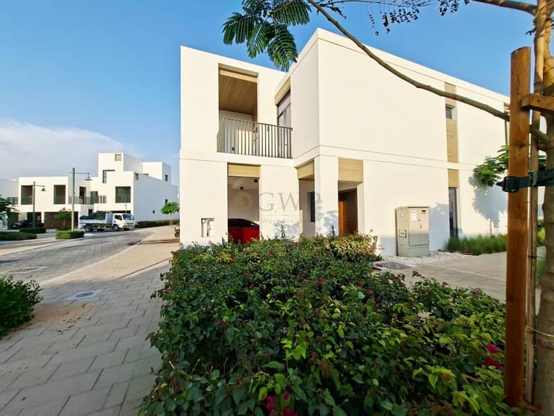 Brand New | Corner | On The Park| Single Row - Image 26