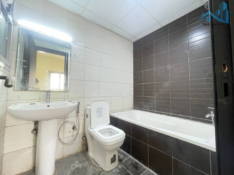 Cheapest || 2 Bath || Close to indian academy || 4 CHQ'S - Image 7
