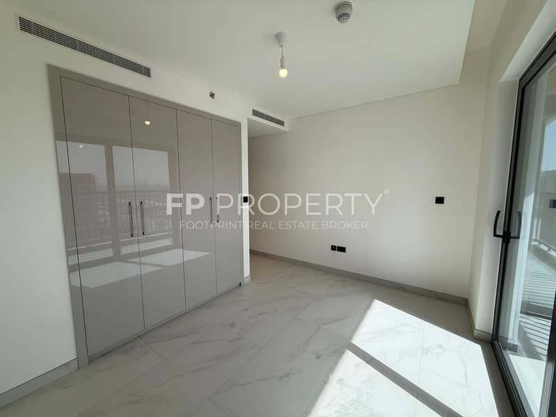 Spacious | 3 BHK Luxury Apartment | Vacant