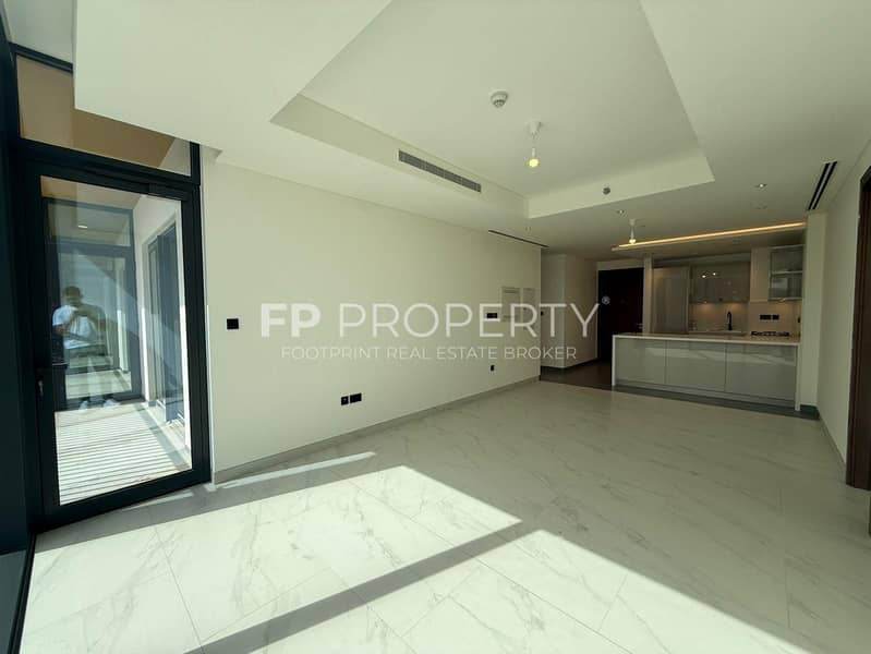Spacious | 3 BHK Luxury Apartment | Vacant - Image 8