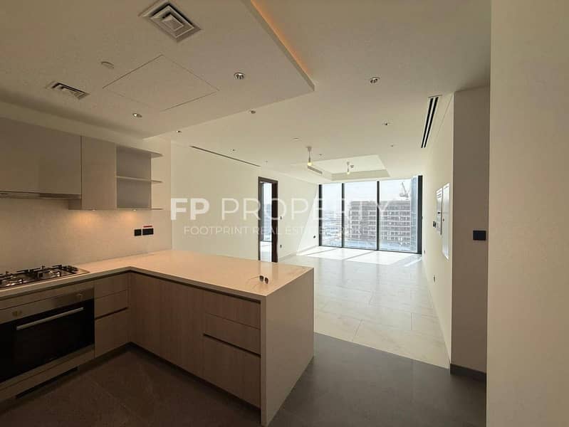 Spacious | 3 BHK Luxury Apartment | Vacant - Image 9