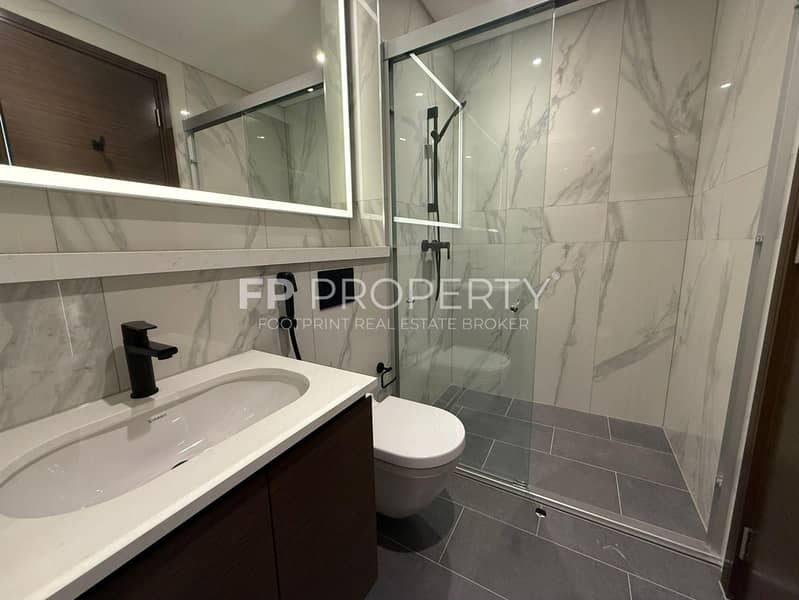 Spacious | 3 BHK Luxury Apartment | Vacant - Image 13